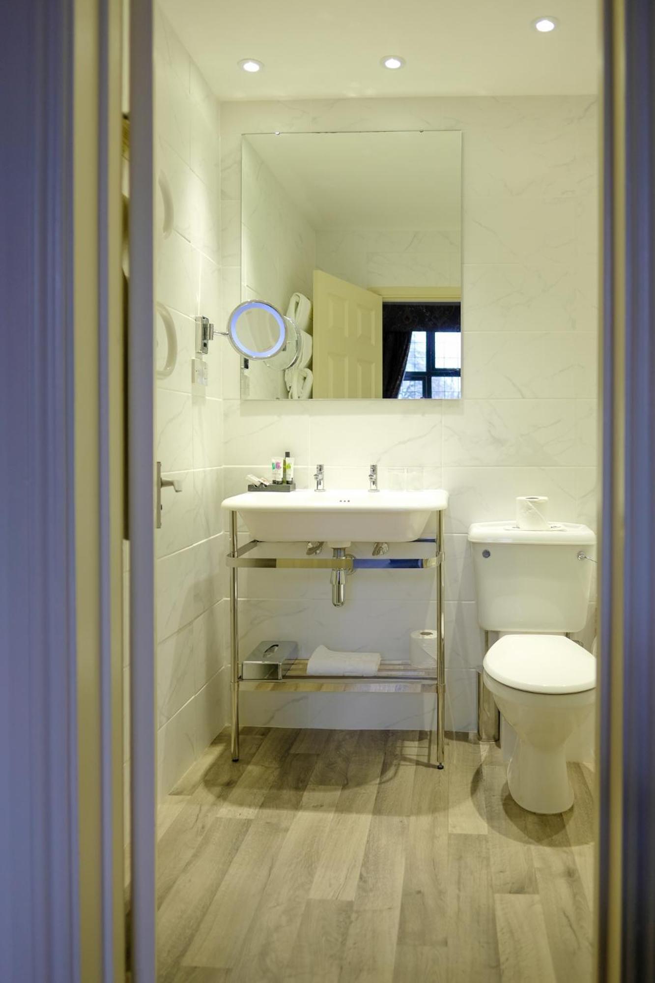 Exmoor White Horse 3* Exford